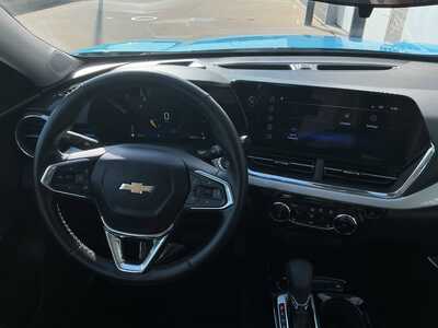2025 Chevrolet Trax, $20718. Photo 10