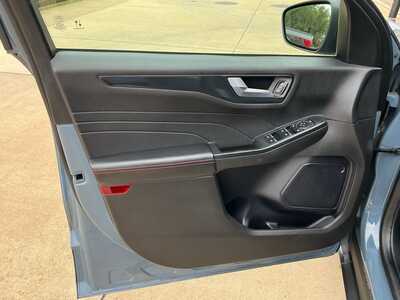 2024 Ford Escape, $26796. Photo 7