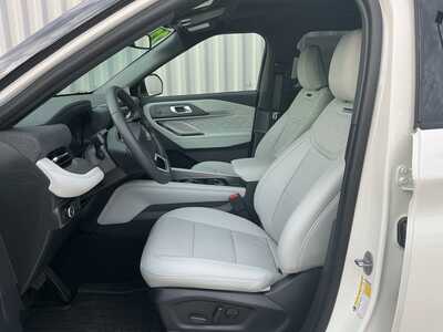 2027 Ford Explorer, $61040. Photo 7