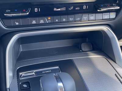 2025 Mazda CX-90, $51625. Photo 6