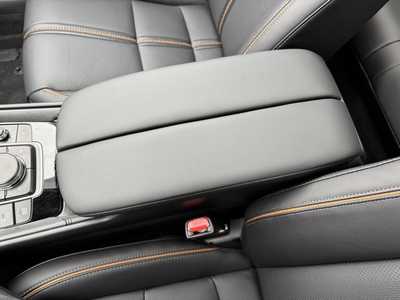 2025 Mazda CX-50, $43560. Photo 11