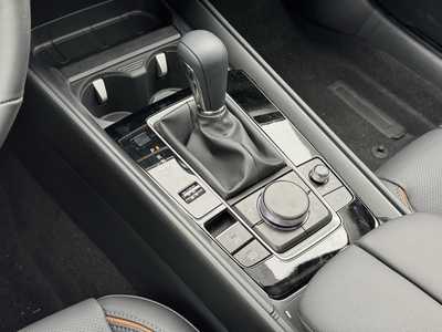 2025 Mazda CX-50, $43560. Photo 8