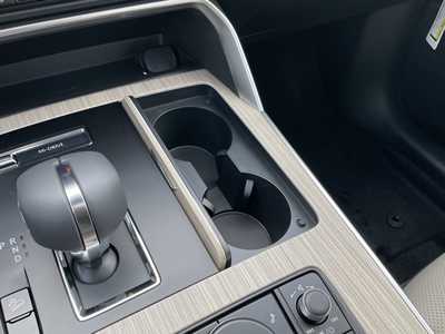 2025 Mazda CX-90, $42995. Photo 11
