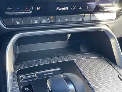 2025 Mazda CX-90, $56950. Photo 6