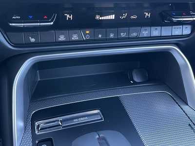 2025 Mazda CX-90, $57450. Photo 6