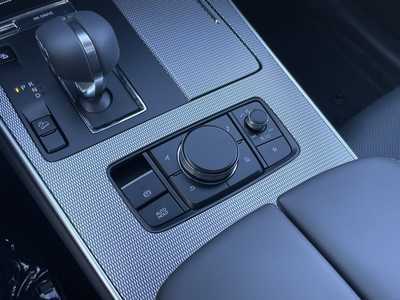 2025 Mazda CX-90, $57450. Photo 9