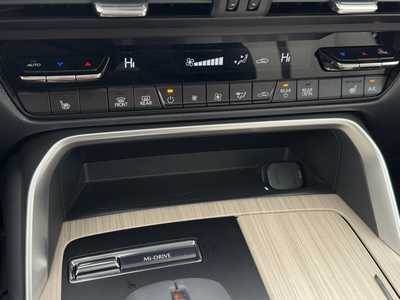 2025 Mazda CX-90, $42625. Photo 6