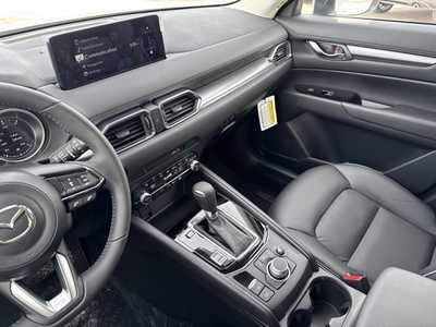 2025 Mazda CX-5, $32040. Photo 7
