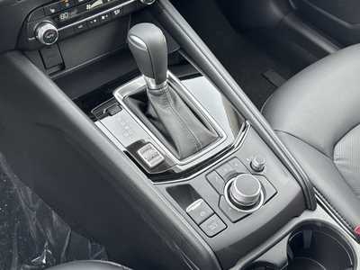 2025 Mazda CX-5, $32040. Photo 8