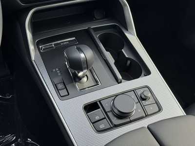 2025 Mazda CX-90, $43345. Photo 10