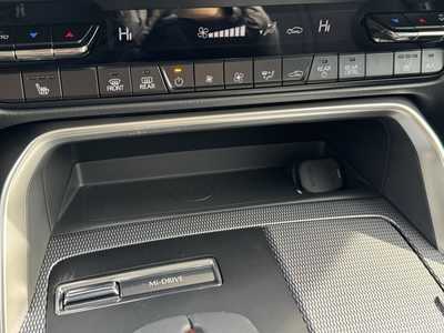 2025 Mazda CX-90, $43345. Photo 6