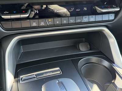 2025 Mazda CX-90, $39600. Photo 7