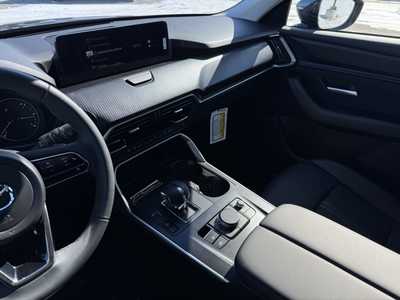 2025 Mazda CX-90, $39600. Photo 9