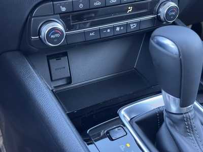 2025 Mazda CX-5, $32085. Photo 6