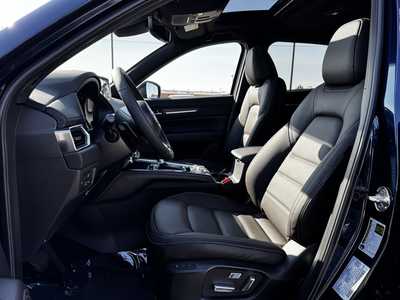2025 Mazda CX-5, $43015. Photo 4