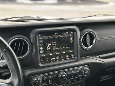 2020 Jeep Gladiator, $27000. Photo 2