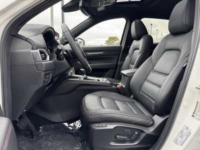 2025 Mazda CX-5, $40240. Photo 4