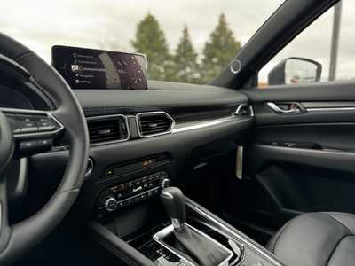 2025 Mazda CX-5, $40240. Photo 9