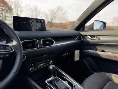 2025 Mazda CX-5, $42890. Photo 9
