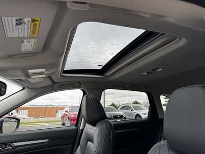 2025 Mazda CX-5, $33040. Photo 5