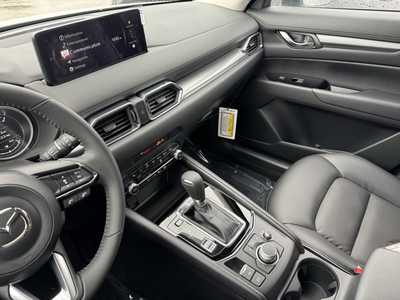 2025 Mazda CX-5, $31690. Photo 7