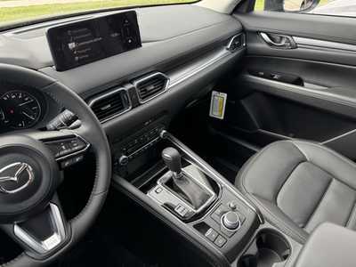 2025 Mazda CX-5, $36990. Photo 7