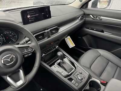2025 Mazda CX-5, $37585. Photo 6