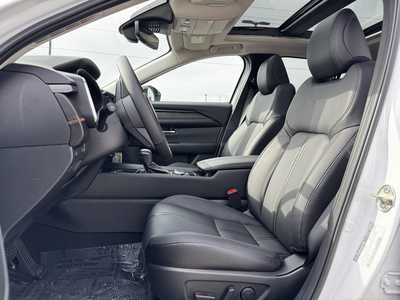 2025 Mazda CX-50, $41920. Photo 4