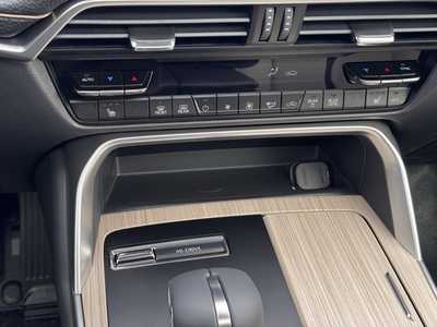2025 Mazda CX-70, $47895. Photo 6