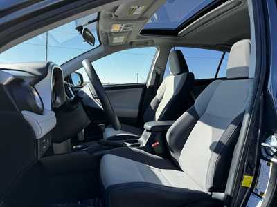 2015 Toyota RAV4, $19500. Photo 4