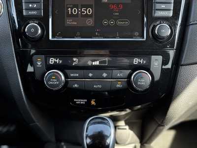 2019 Nissan Rogue, $17259. Photo 10
