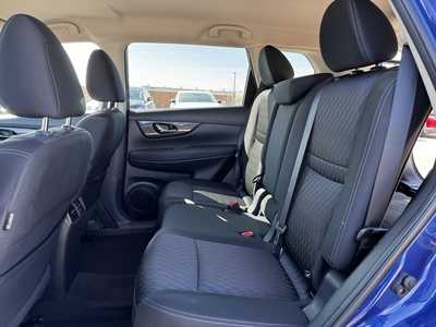 2019 Nissan Rogue, $17259. Photo 5
