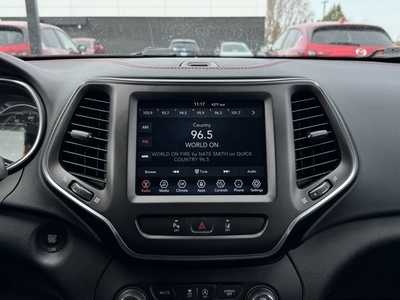 2021 Jeep Cherokee, $23000. Photo 3