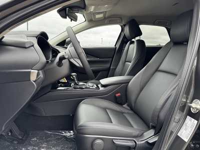 2025 Mazda CX-30, $29055. Photo 4