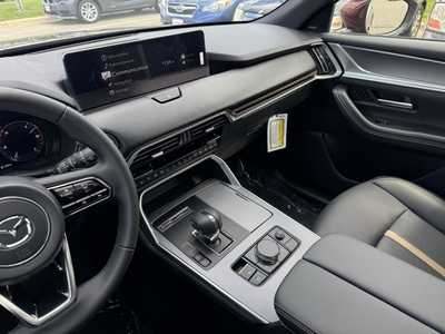 2025 Mazda CX-90, $51875. Photo 7