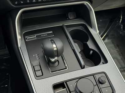 2025 Mazda CX-90, $51875. Photo 9