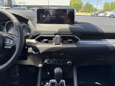 2025 Mazda CX-5, $31720. Photo 2