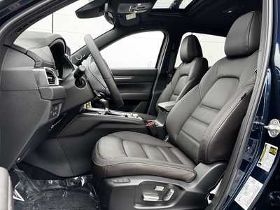 2025 Mazda CX-5, $43610. Photo 4