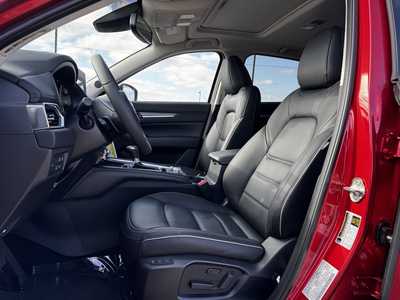 2025 Mazda CX-5, $37415. Photo 4