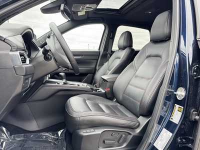 2023 Mazda CX-5, $29000. Photo 4