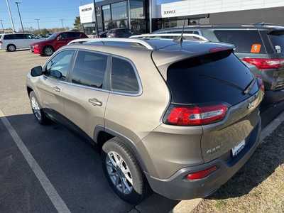 2017 Jeep Cherokee, $11499. Photo 4