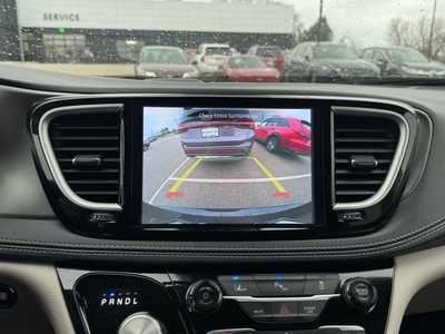 2024 Chrysler Pacifica, $35999. Photo 4