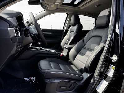 2025 Mazda CX-5, $37965. Photo 4