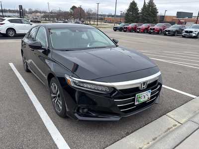 2021 Honda Accord, $25000. Photo 2