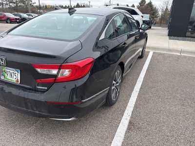 2021 Honda Accord, $25000. Photo 3