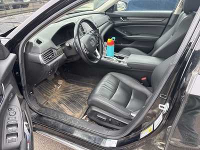 2021 Honda Accord, $25000. Photo 6