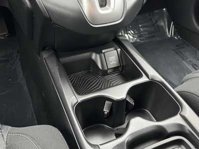 2017 Honda CR-V, $21249. Photo 6