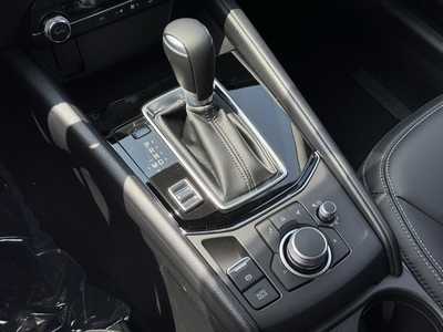 2025 Mazda CX-5, $33040. Photo 8
