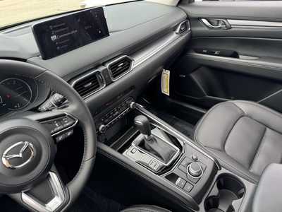 2025 Mazda CX-5, $37585. Photo 7