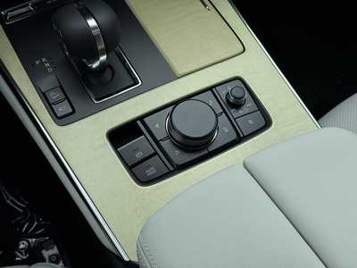 2025 Mazda CX-90, $58925. Photo 11